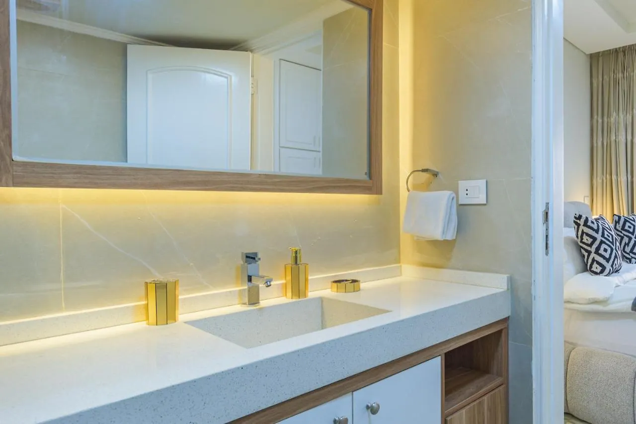 Crest 3-Bedroom Apt In Hamra W- 24-7 Power Beirut Apartment