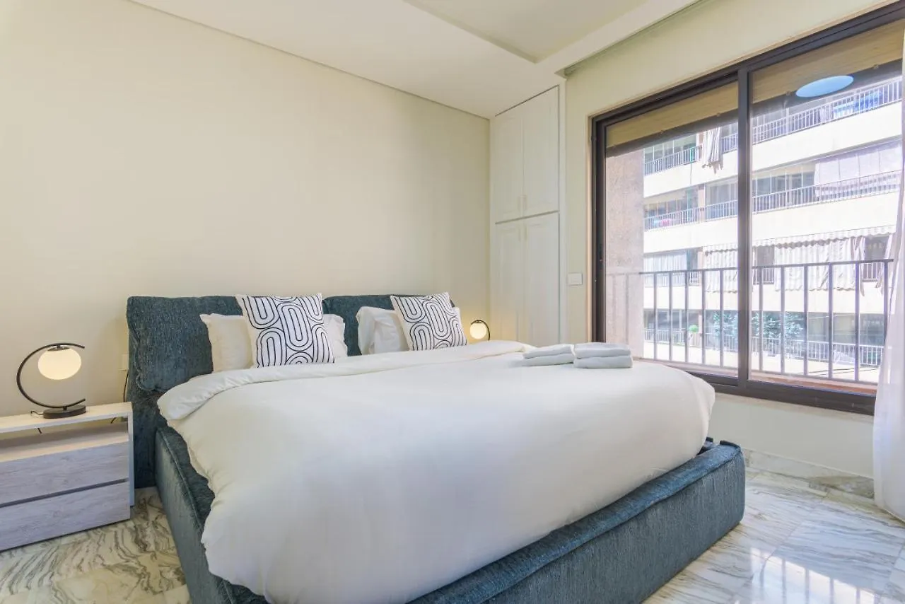 Crest 3-Bedroom Apt In Hamra W- 24-7 Power Beirut 0*,