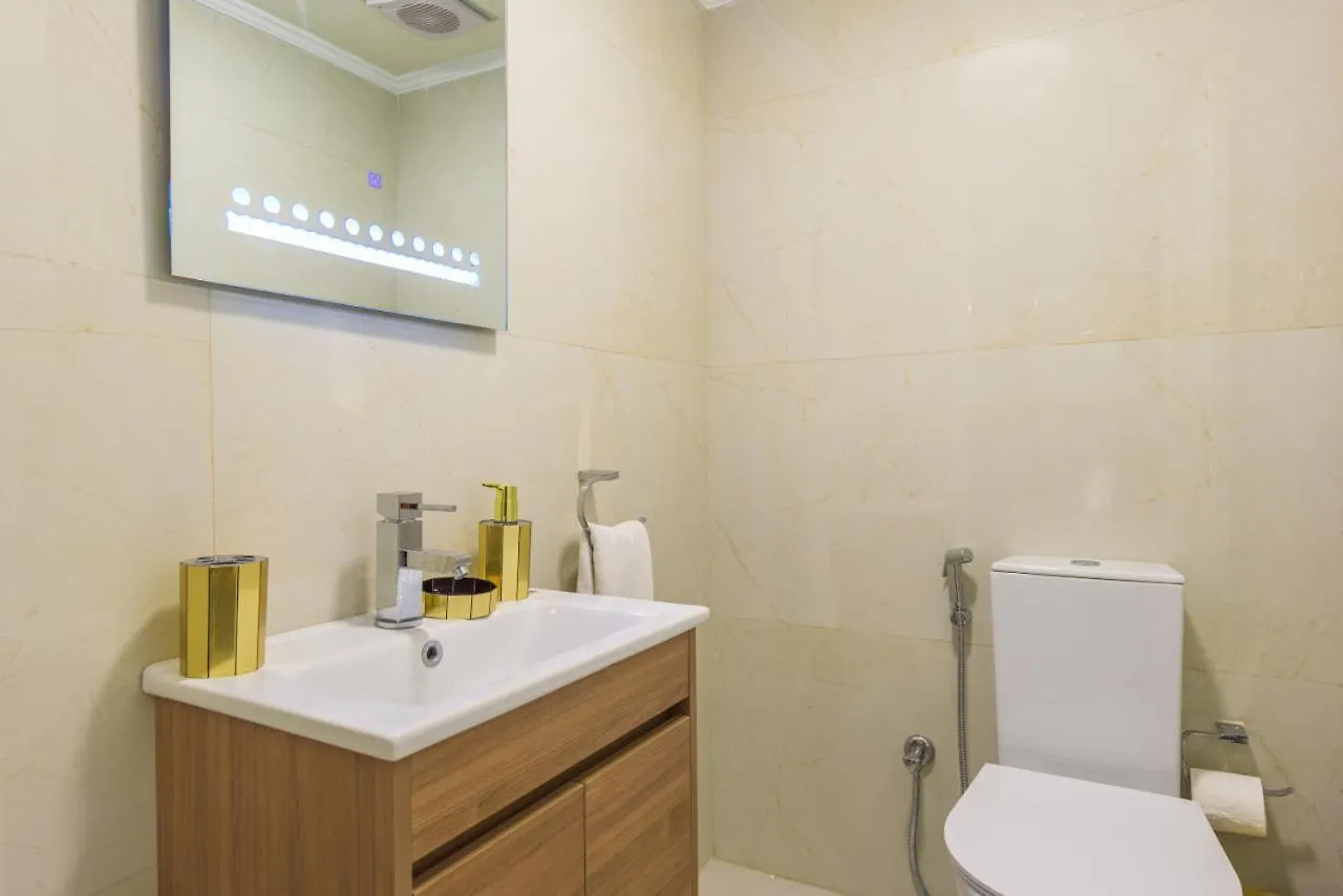 Apartment Crest 3-Bedroom Apt In Hamra W- 24-7 Power Beirut