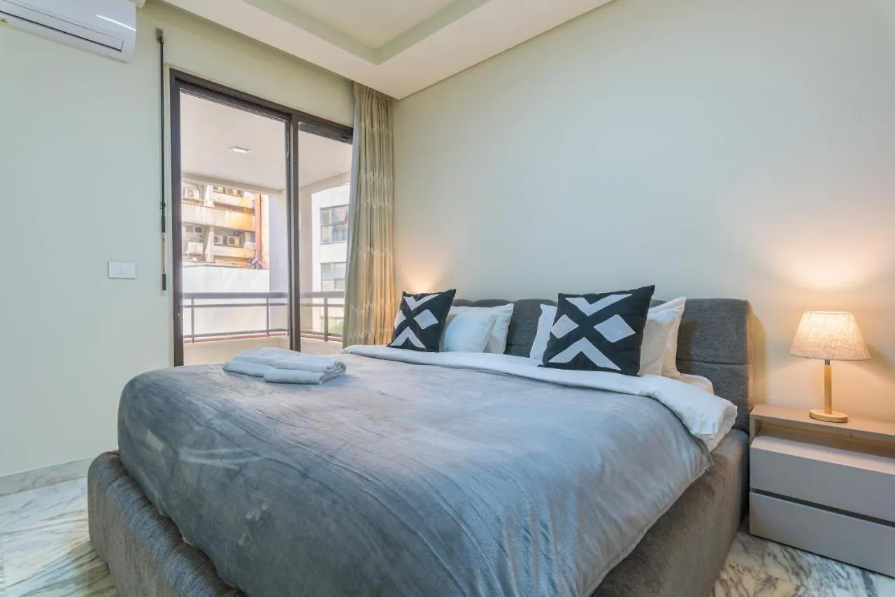 Apartment Crest 3-Bedroom Apt In Hamra W- 24-7 Power Beirut