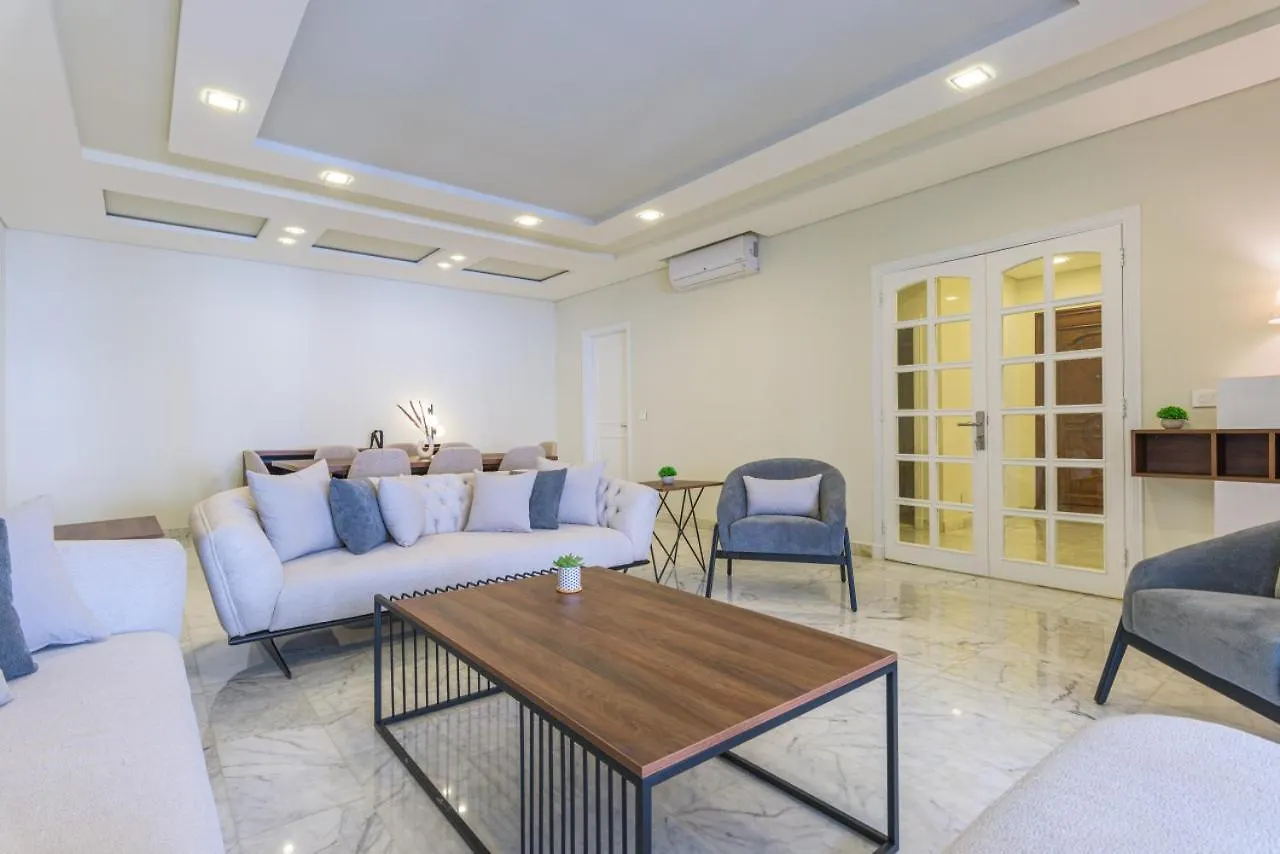 Crest 3-Bedroom Apt In Hamra W- 24-7 Power Beirut