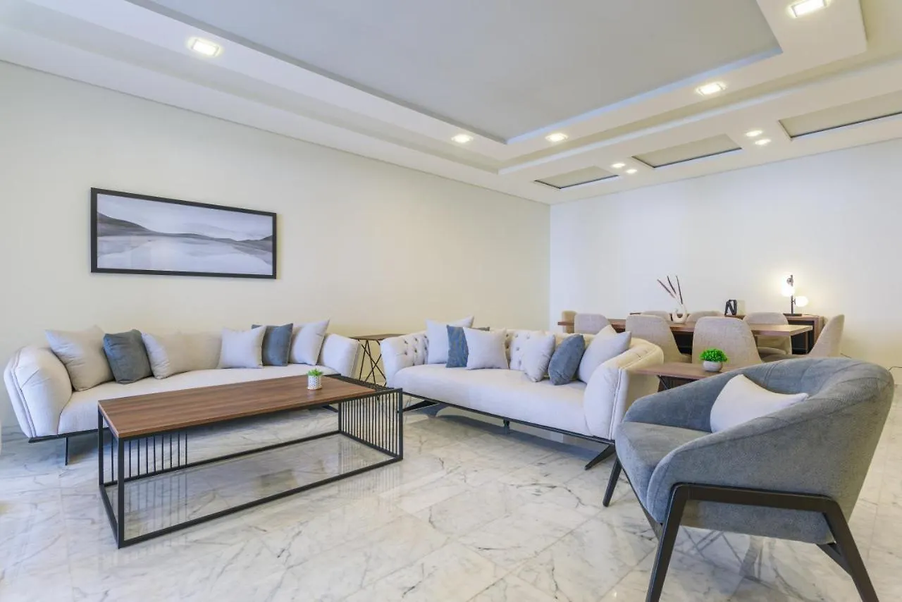 Crest 3-Bedroom Apt In Hamra W- 24-7 Power Beirut Apartment