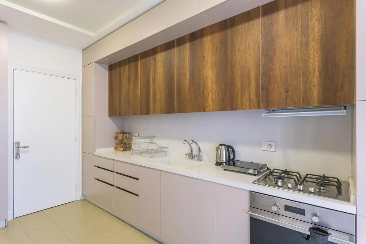 Crest 3-Bedroom Apt In Hamra W- 24-7 Power Beirut 0*,  Lebanon